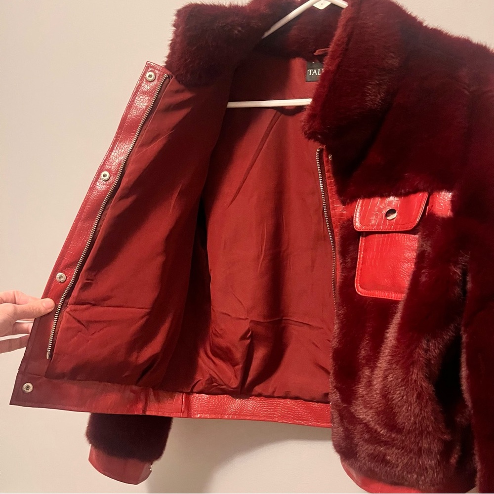 🎉🎉Red Contrast Trim Faux Croc Leather & Faux Fur Snap Button Front Zipper Moto - Picture 10 of 17